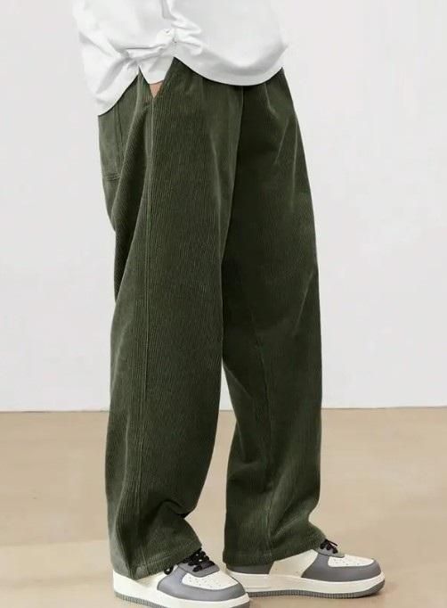 UrbanTrail Men’s Corduroy Cargo Trousers – Dark Green Loose Fit